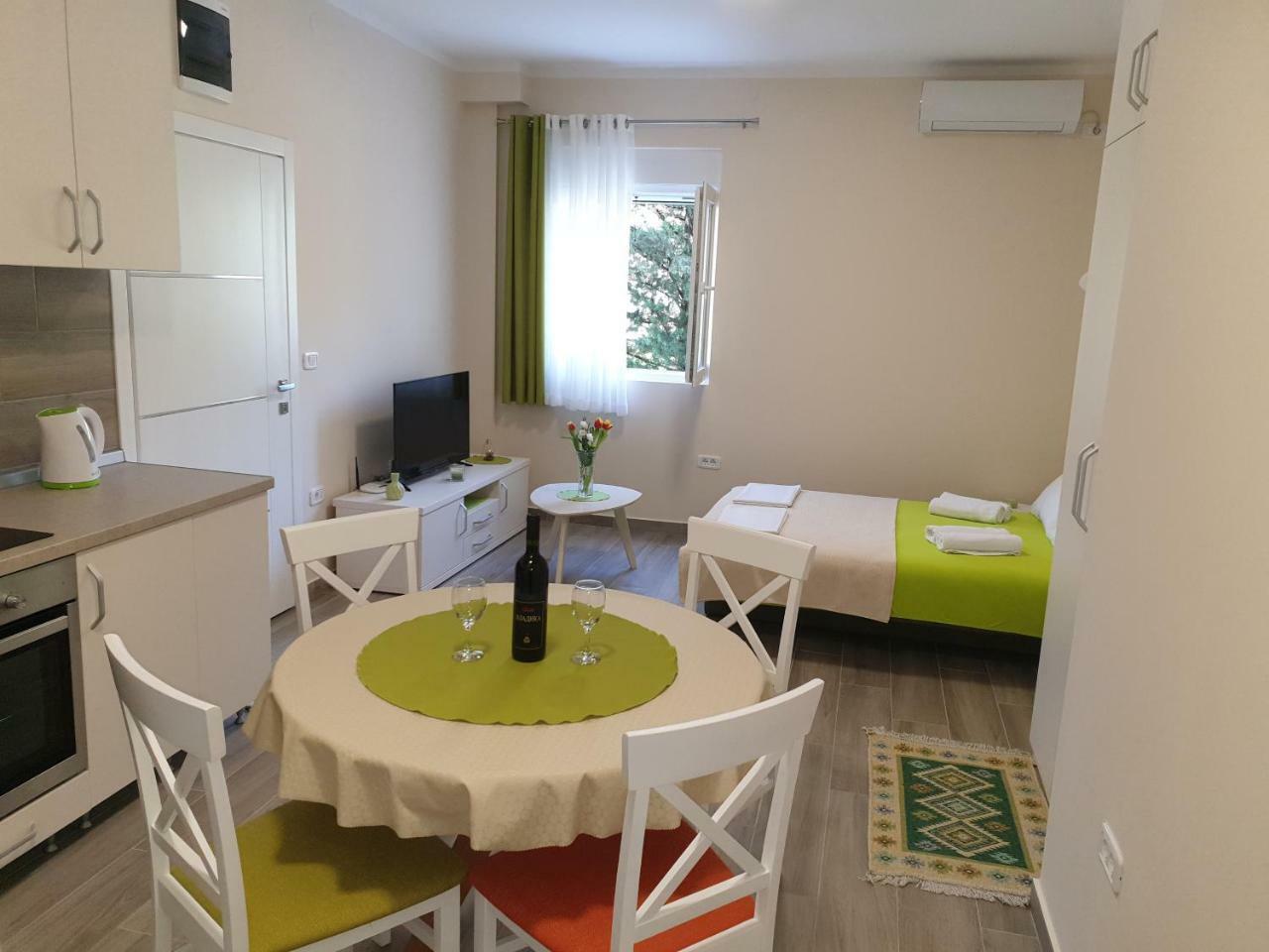 Apartments Jadran Tivat Buitenkant foto