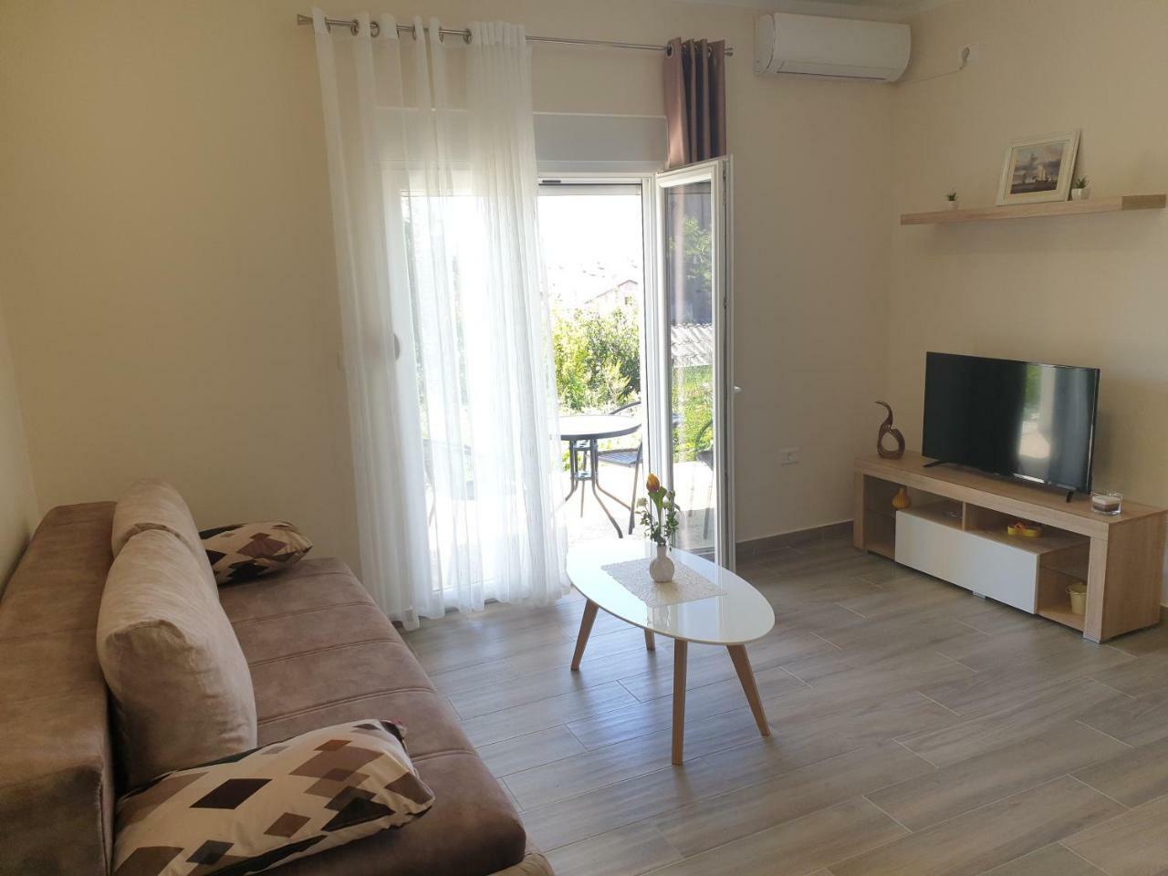 Apartments Jadran Tivat Buitenkant foto